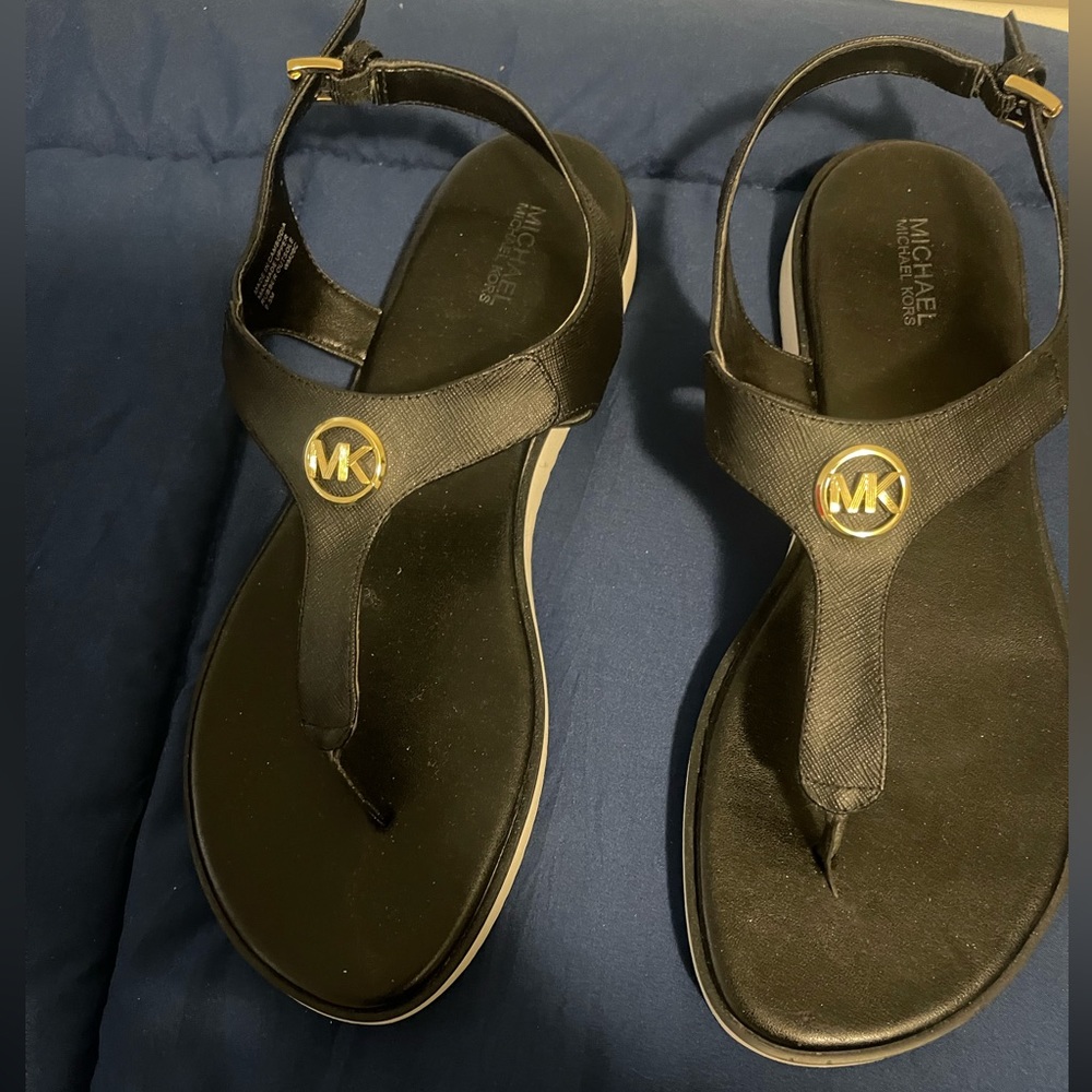 Selling as a bundle. Michael Kors size 11